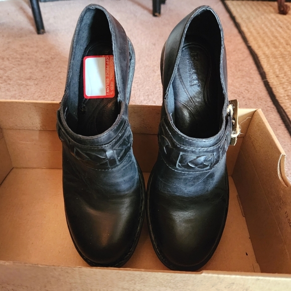 Black Born Skathi Shoes Clogs Casual Slip On Leather NWT - Picture 7 of 12